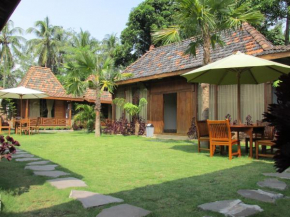 Гостиница Cempaka Villa  Borobudur